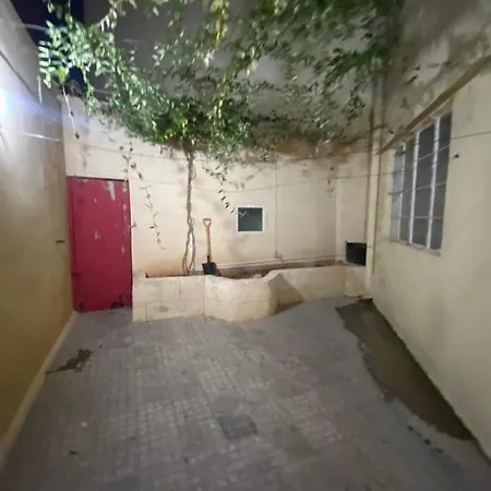 Camag - Very Close To Airport شقة